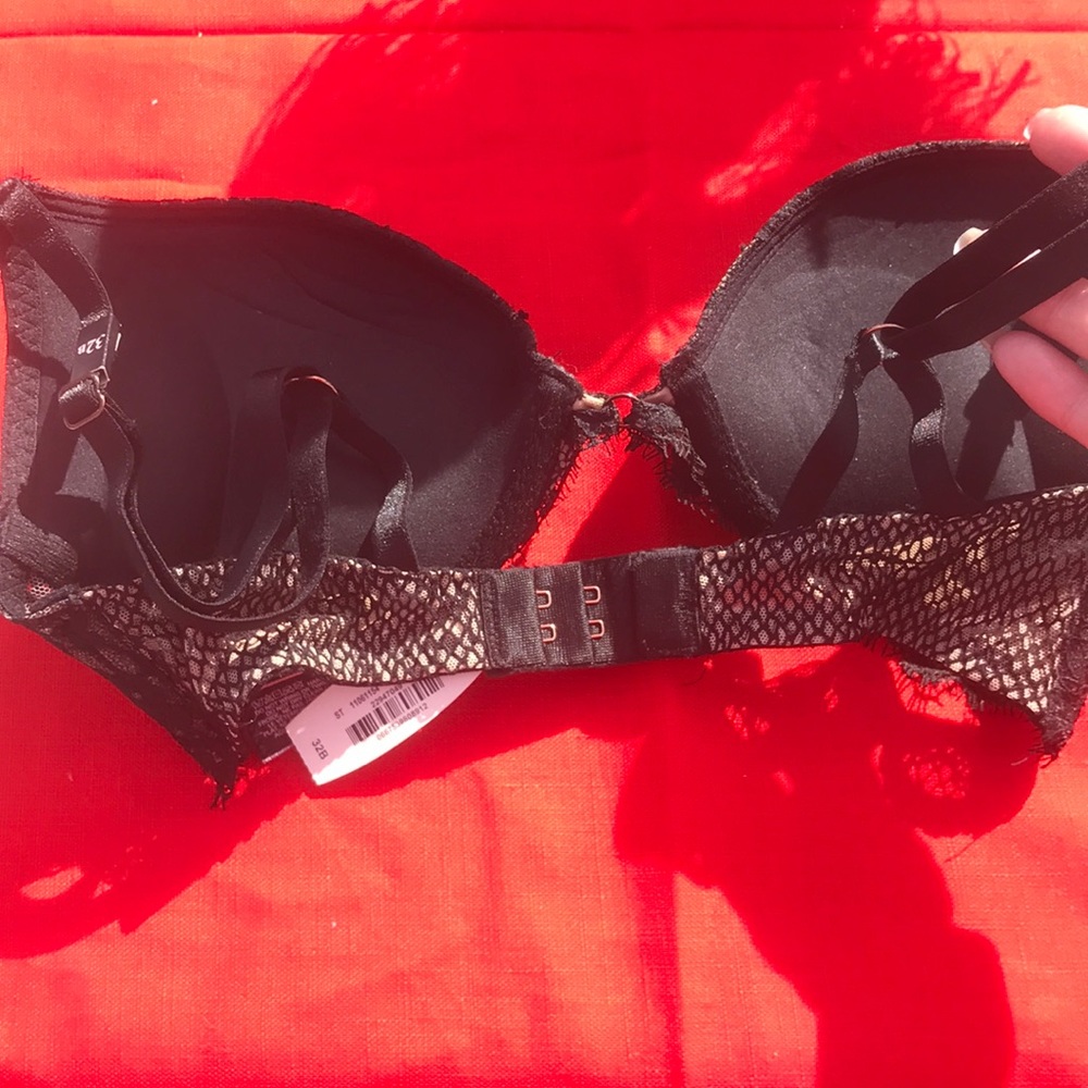 Victoria secret bombshell plunge bra - Picture 2 of 4